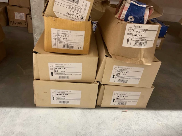 7 dozen bouten - afbeelding 4 van  4