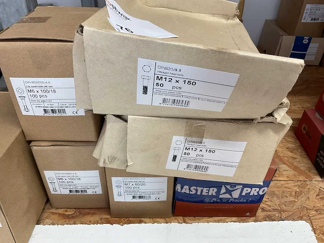 7 dozen bouten - afbeelding 3 van  5