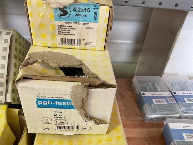 7 dozen houtbouten; borgmoeren - afbeelding 6 van  7