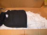 7 dozen met diverse kleding, ca. 63 petten (sportkleding en t-shirts) - afbeelding 11 van  24