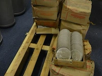 ±7 dozen witte ondertassen - afbeelding 1 van  3