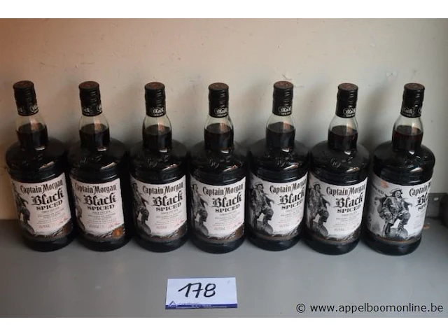 7 flessen à 1ltr rum captain morgan black spiced 40% - afbeelding 1 van  2