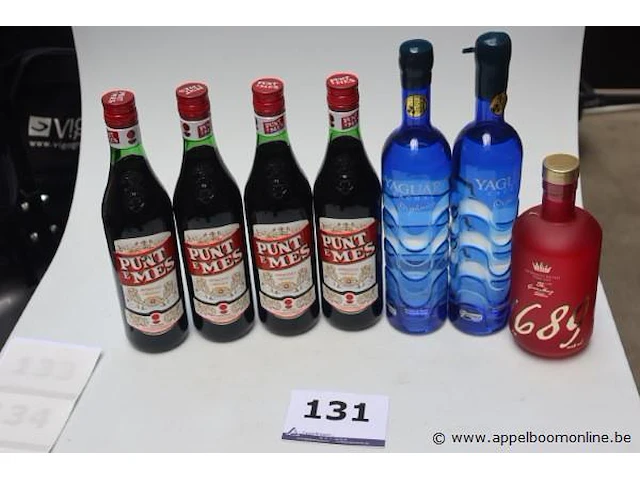 7 flessen diverse alcoholische dranken - afbeelding 1 van  4