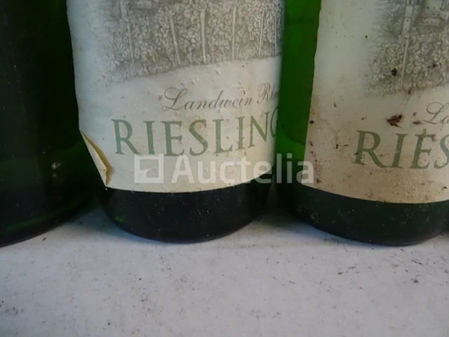 7 flessen riesling landwein - afbeelding 1 van  5