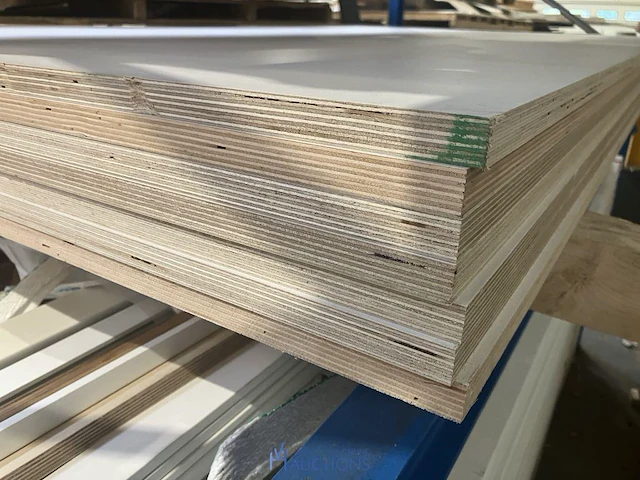 7 gemelamineerde multiplex platen - afbeelding 2 van  3