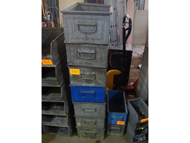 7 grote metalen bakken - afbeelding 1 van  2