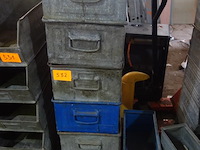 7 grote metalen bakken - afbeelding 1 van  2