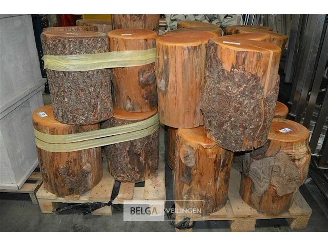 7 houten zitblokken diverse maten ± 0,47cm hoog + ± 0,34cm ø - afbeelding 2 van  5