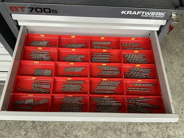 7-laden materiaalkast met inhoud - afbeelding 2 van  33