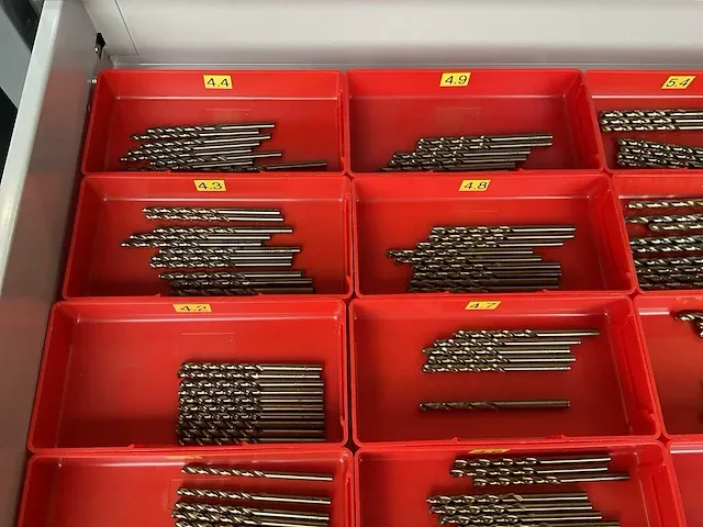 7-laden materiaalkast met inhoud - afbeelding 4 van  33