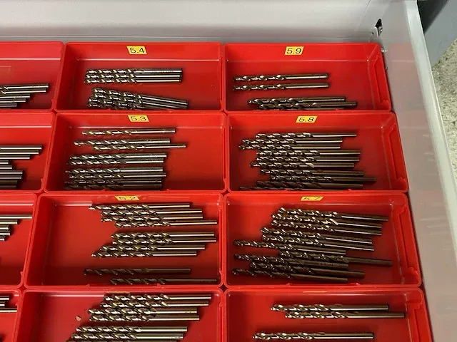 7-laden materiaalkast met inhoud - afbeelding 6 van  33