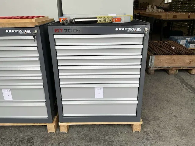 7-laden materiaalkast met inhoud - afbeelding 1 van  33