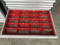 7-laden materiaalkast met inhoud - afbeelding 18 van  33