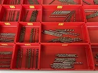 7-laden materiaalkast met inhoud - afbeelding 30 van  33