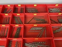 7-laden materiaalkast met inhoud - afbeelding 31 van  33