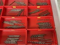 7-laden materiaalkast met inhoud - afbeelding 32 van  33