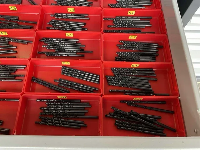 7-laden materiaalkast met inhoud - afbeelding 4 van  32