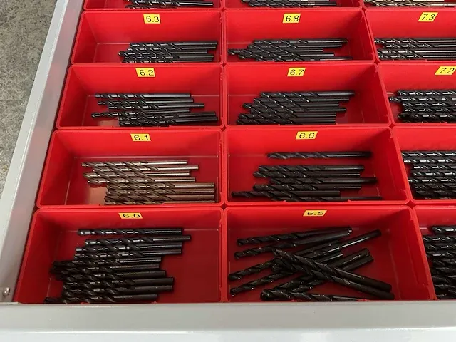 7-laden materiaalkast met inhoud - afbeelding 7 van  32
