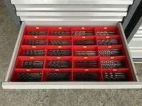 7-laden materiaalkast met inhoud - afbeelding 11 van  32