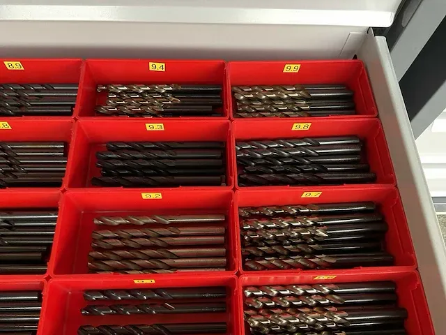 7-laden materiaalkast met inhoud - afbeelding 16 van  32