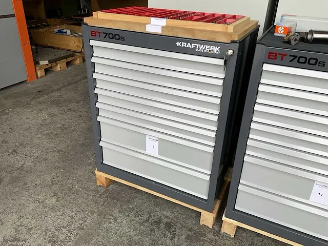 7-laden materiaalkast met inhoud - afbeelding 12 van  32