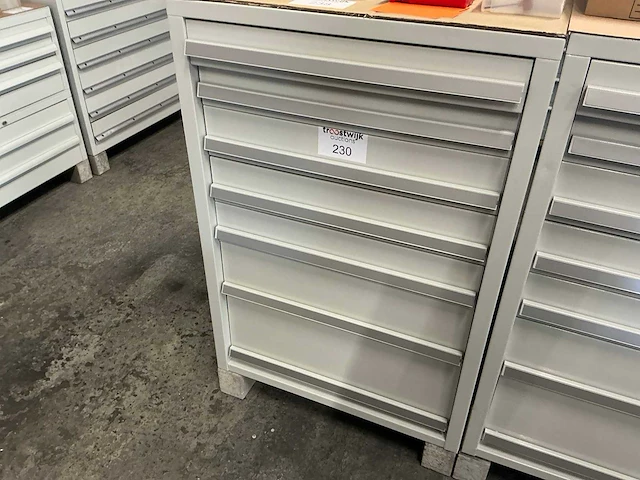 7-laden materiaalkast - afbeelding 2 van  6