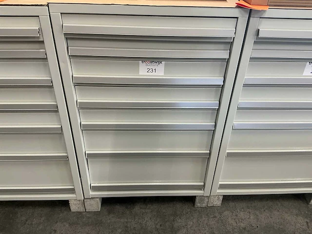 7-laden materiaalkast - afbeelding 1 van  6
