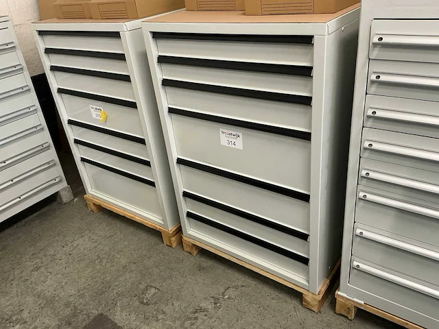 7-laden materiaalkast - afbeelding 1 van  2