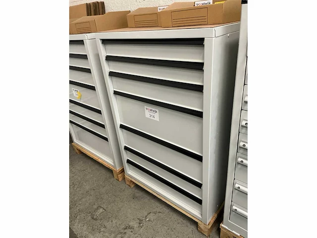 7-laden materiaalkast - afbeelding 2 van  2