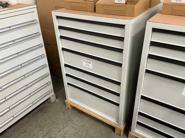 7-laden materiaalkast - afbeelding 1 van  2