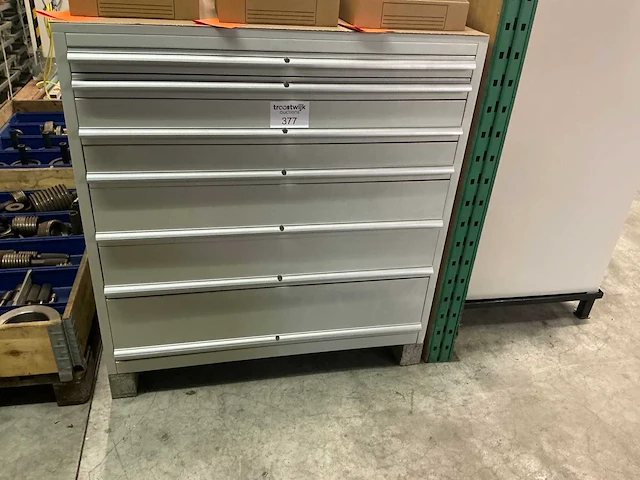 7-laden materiaalkast - afbeelding 1 van  3