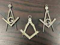 7 medailles, symbolen en sleutelhangers - afbeelding 2 van  4