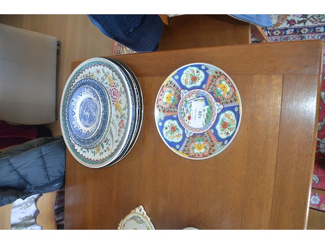 7 porseleinen borden diverse grootte - afbeelding 1 van  13