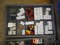7 stapelbare opbergbakken met inhoud - afbeelding 3 van  8
