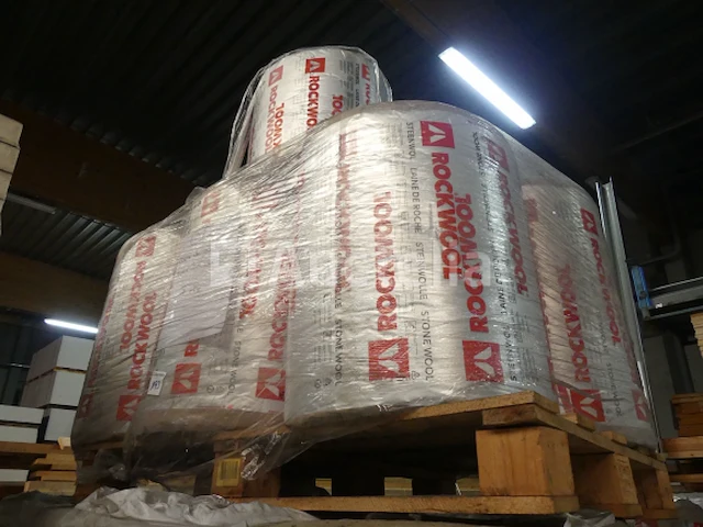 7 steenwol rollen (12,6m²) steenwol - afbeelding 1 van  3