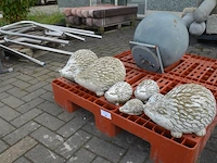7 stenen egels, ronde metalen bol (zonder pvc pallet) - afbeelding 3 van  4