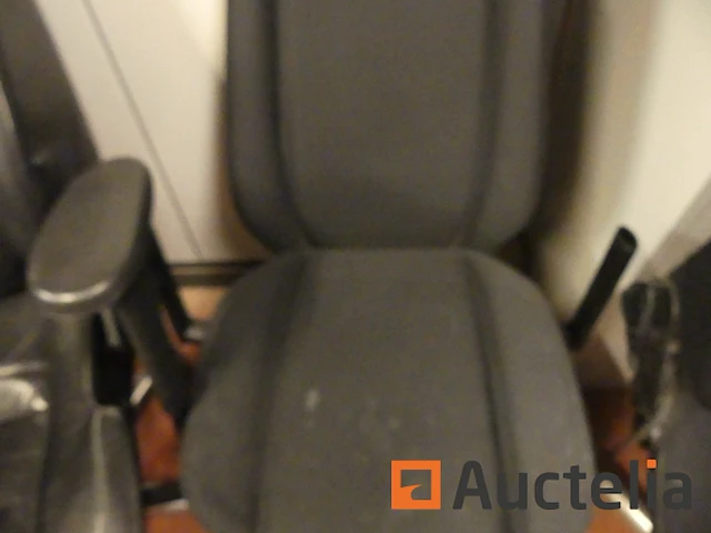 7 stoelen op wielen - afbeelding 11 van  26