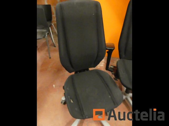 7 stoelen op wielen - afbeelding 1 van  26