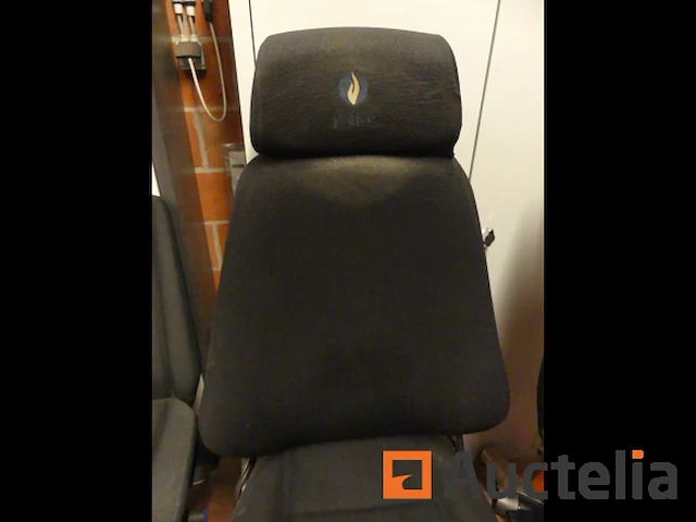 7 stoelen op wielen - afbeelding 23 van  26