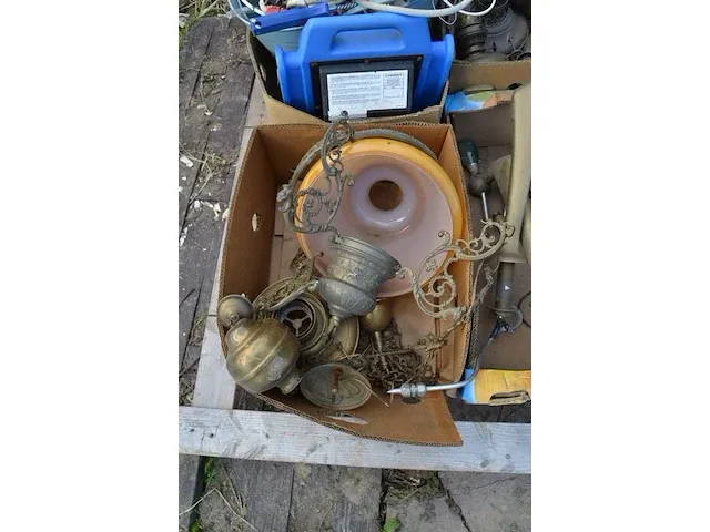 7 tapkranen, 9 olielampen, divers oud koper - afbeelding 3 van  9