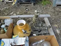 7 tapkranen, 9 olielampen, divers oud koper - afbeelding 7 van  9