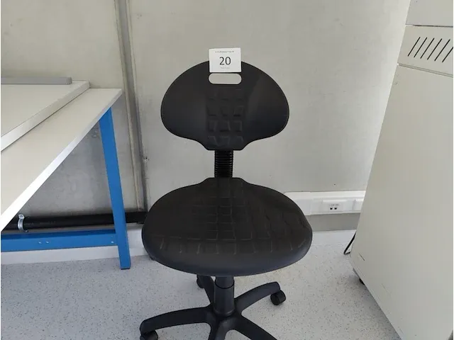 7 verrijdbare bureaustoel manutan + 1 verrijdbare kruk - afbeelding 2 van  6