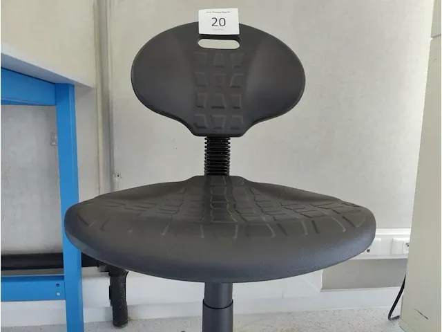 7 verrijdbare bureaustoel manutan + 1 verrijdbare kruk - afbeelding 4 van  6