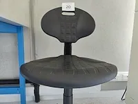 7 verrijdbare bureaustoel manutan + 1 verrijdbare kruk - afbeelding 4 van  6