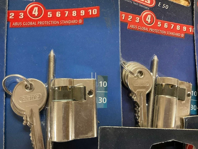 7 x afsluitbare deurketting; cilindersloten - afbeelding 6 van  7