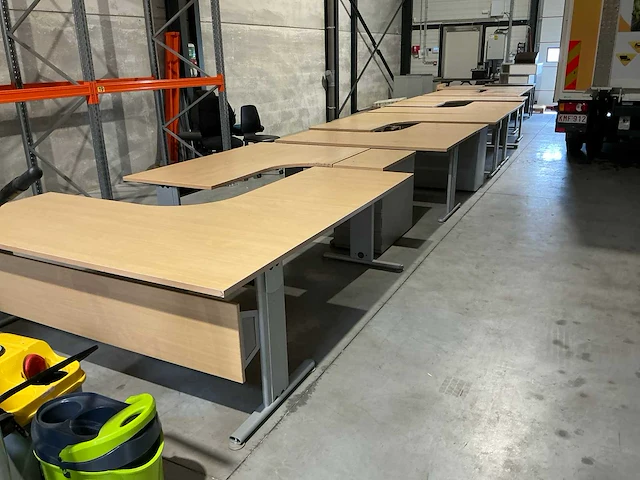 7 x bureau - afbeelding 1 van  16
