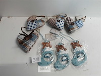 7 x hangdeco 4 x hartje stof 9 cm + 3 x baby first 10 cm - afbeelding 2 van  3