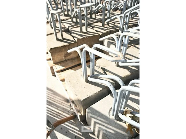 7 x metalen fietsrek met betonblok - afbeelding 4 van  5