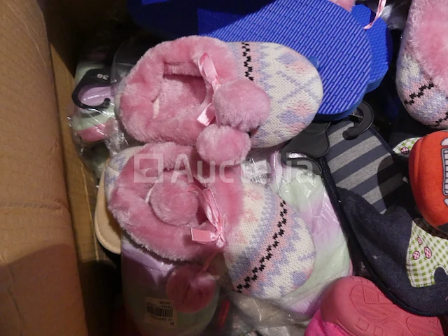 70 diverse veelkleurige pantoffels - afbeelding 2 van  7