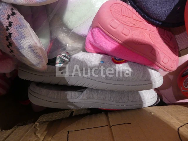70 diverse veelkleurige pantoffels - afbeelding 7 van  7